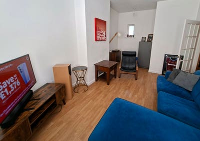 Very large double room shared spaces cleaned weekl Main Photo