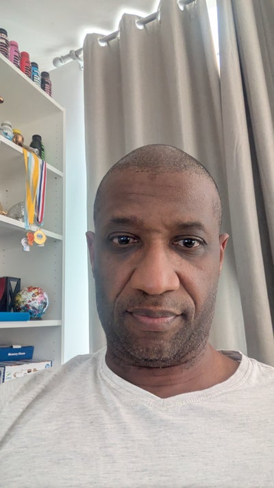Professional Male seeks a single or double room Main Photo