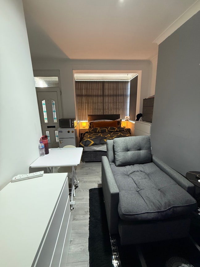 1 en-suite room to rent Main Photo