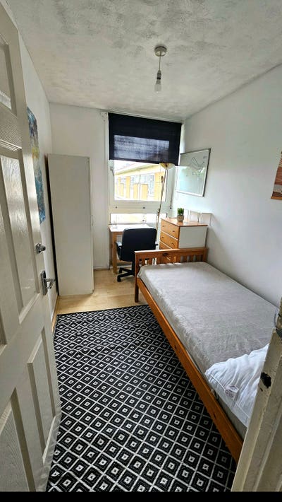 Single Room in Bow, Devons Road, E3 Main Photo