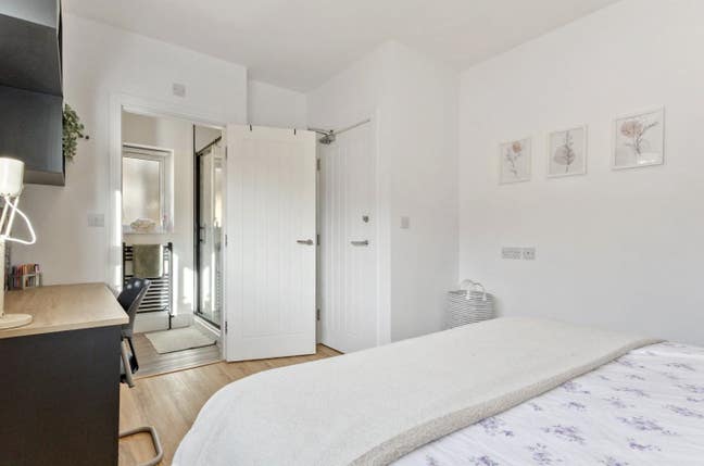  2 Bedrooms, Bills Included, Ultra-Modern Main Photo