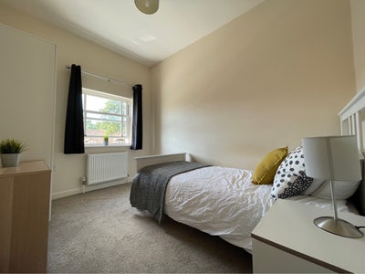 Central Warwick Houseshare Single Room Main Photo