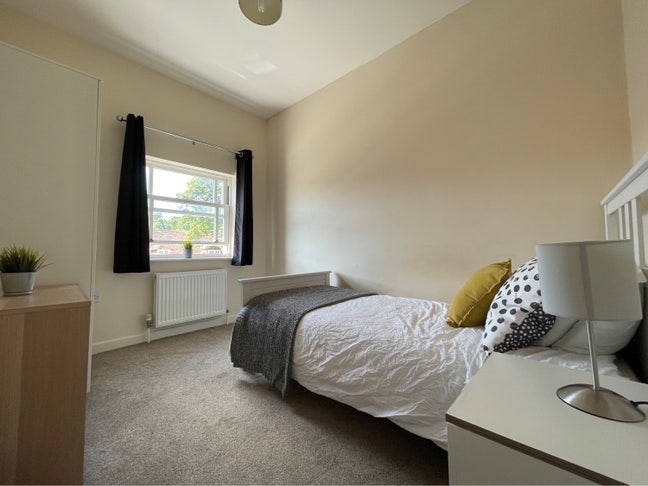 Central Warwick Houseshare Single Room Main Photo
