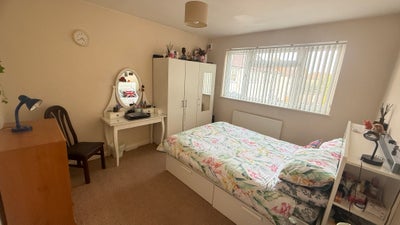Spacious room to rent  Main Photo