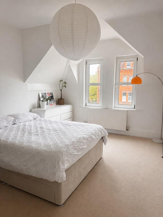 Bright, Spacious Newly Decorated Room in a 3-Bed F Main Photo