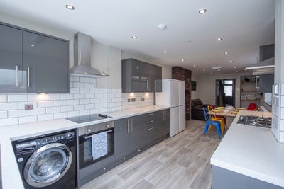 💥 Smart En-suites~Professionals📍 Gwydr Crescent Main Photo