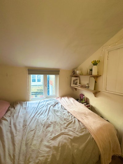 Double room available in Putney ✨ Main Photo