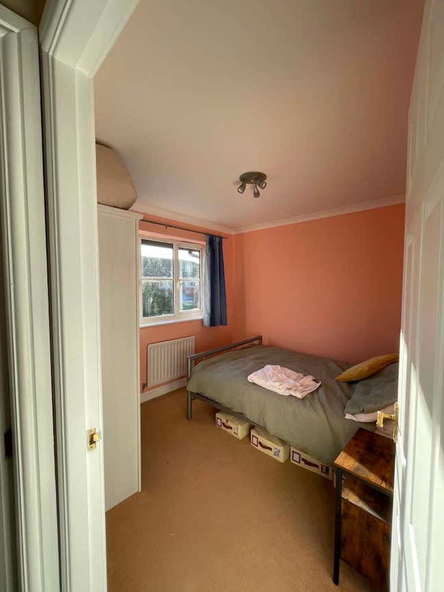 1 double bed room Main Photo