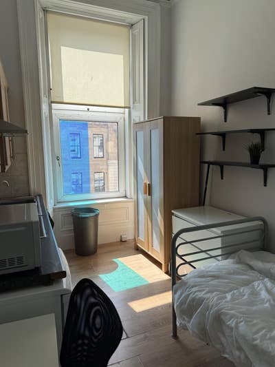 Bright studio near Kelvingrove Park Main Photo