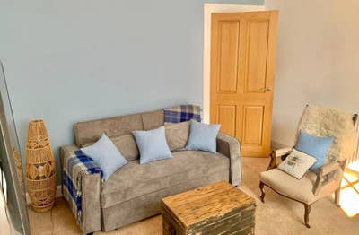 &pound;650 / month, nearby meadows amd above sainsburys Main Photo
