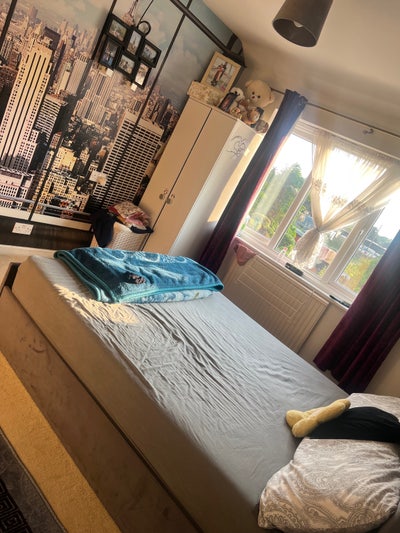Double Room Near T4-T5 Main Photo