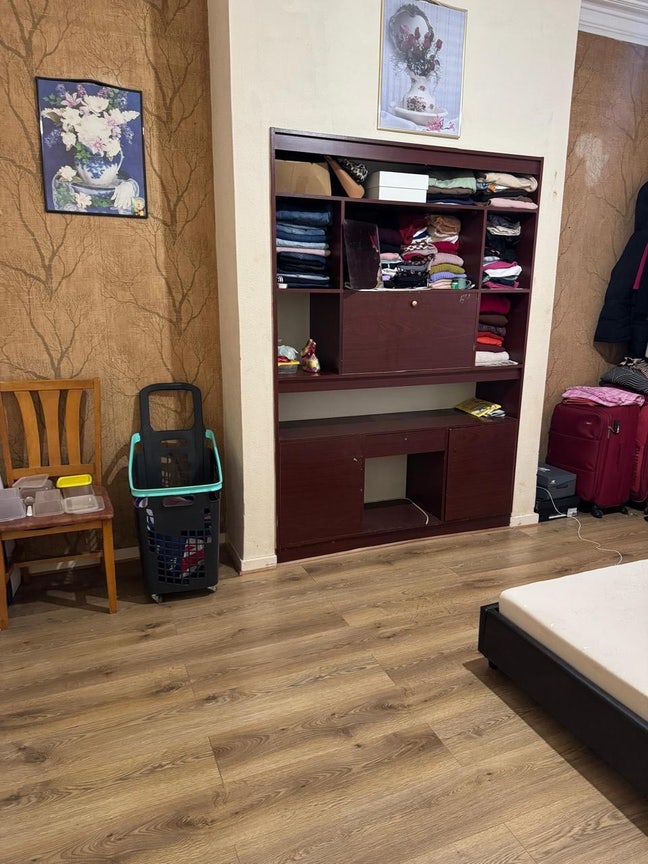 Walking Distance to East Ham Station  Double Room  Main Photo