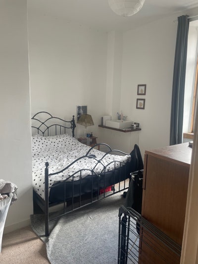 Room available in 2 bed city centre flat Main Photo