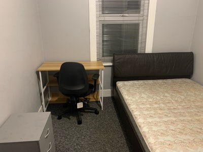 Double Room Near West Drayton Train Station  Main Photo