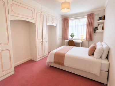 Double room available for rent Main Photo