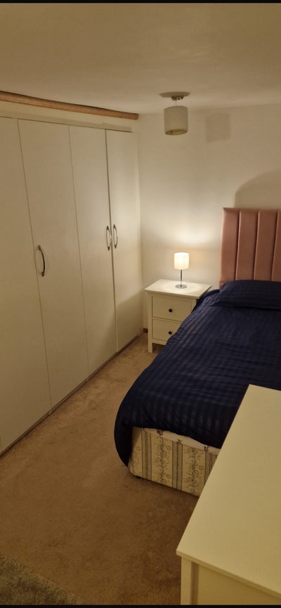 Large single room to rent in lovely detached home Main Photo