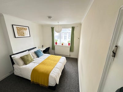 Double Rooms - Great location in Filton Main Photo