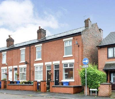 Lovely double room near train station Main Photo