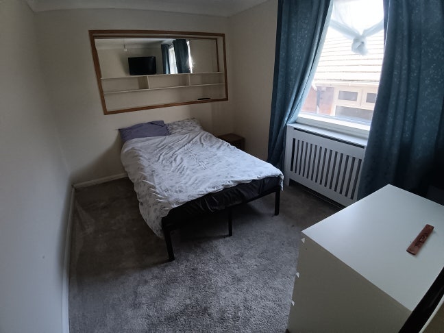 Double room in big quiet house Main Photo