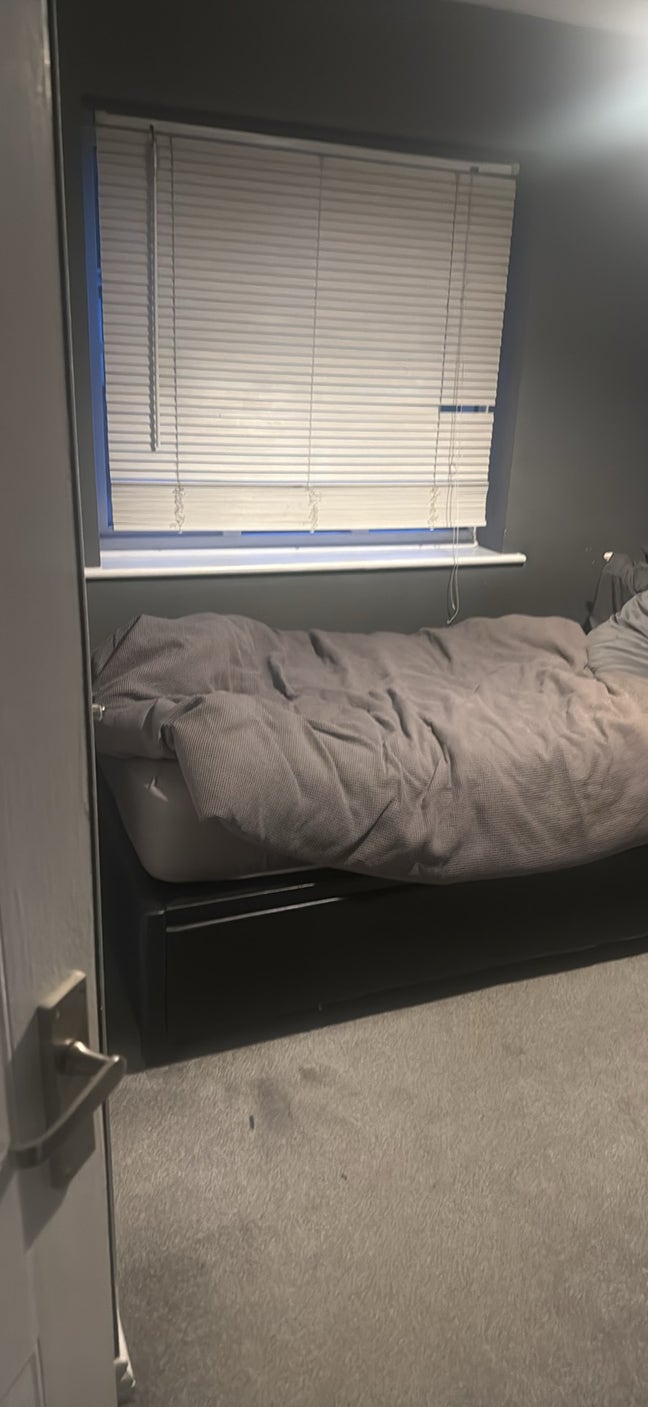 One single bedroom  Main Photo
