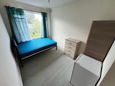 ✨ 🛌 2X Single & 1X Double Rooms to Let in Wembley  Main Photo