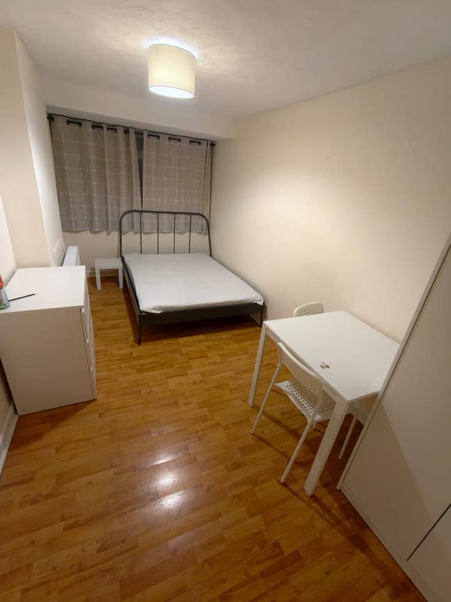 Room to rent for 1 in friendly shared house Main Photo