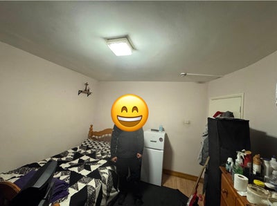 Room for rent in hounslow cranford Main Photo