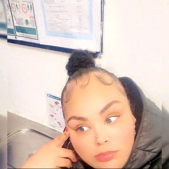 I am a professional female aged 31. I am look... Main Photo