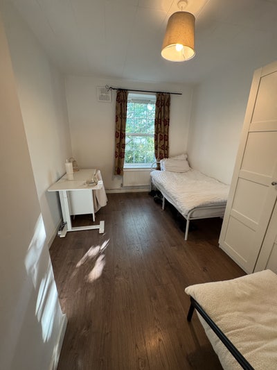 Clean and Cozy Room Next to Beautiful Park 🌿 Main Photo