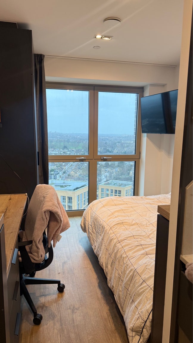 All-Inclusive student accom STUDIO (29th floor!) Main Photo