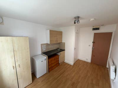 DSS - Studio Flat Available in Seven Sisters N17 Main Photo