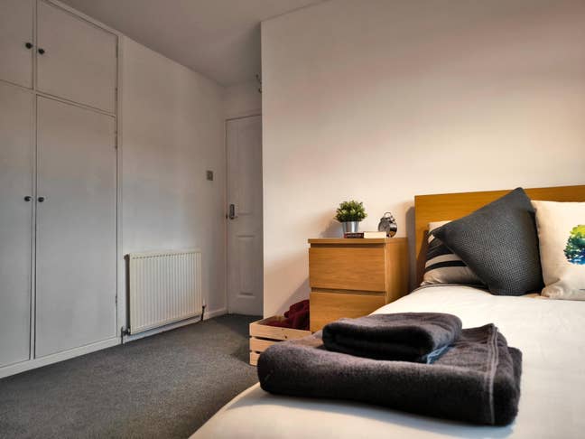 Large Double In Friendly Houseshare Main Photo