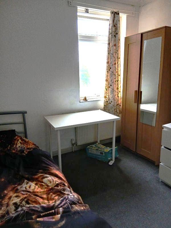 Grays Room to Let Main Photo