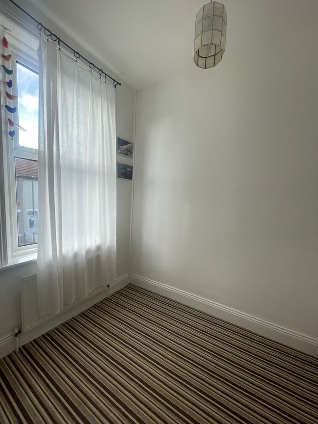 Single room unfurnished  Main Photo