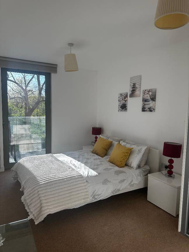 One bed flat for short let near Silvertown Main Photo
