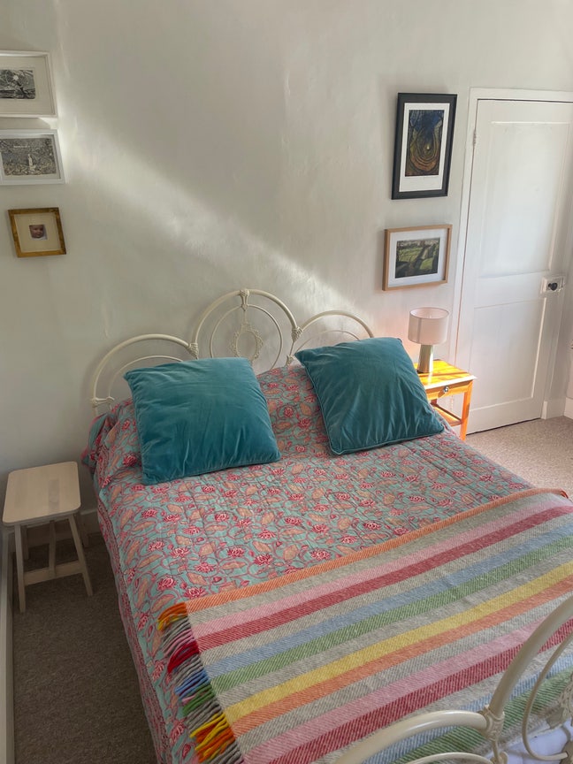 Beautiful En-Suite Room in Creative Country House  Main Photo