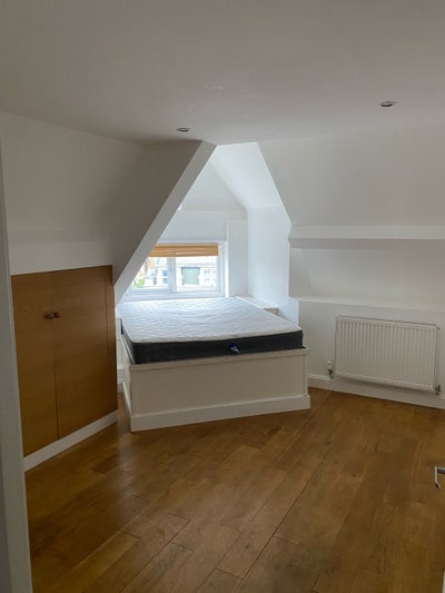 Large double room in modern loft conversion flat Main Photo