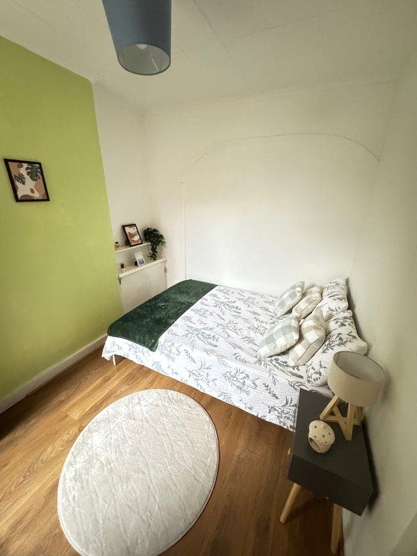 Stunning Double Room in Manor House! Main Photo