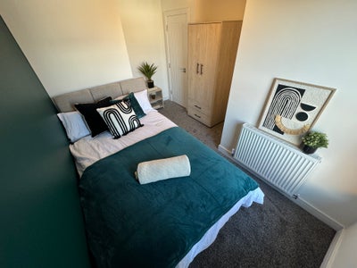 Double En-suite, bills included Main Photo