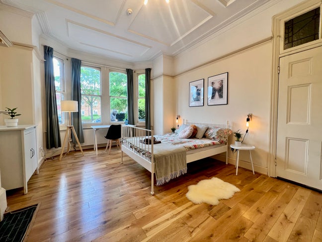 Amazing double, Garden, BBQ, Short term accepted Main Photo