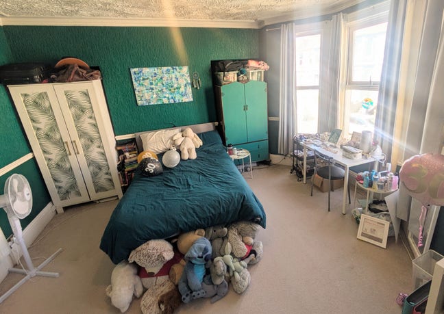 Couples! - lovely room, bill included ☀️ Main Photo