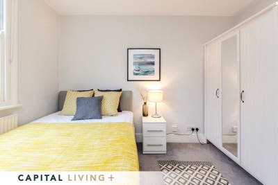 Spacious Double Bedroom | Battersea Main Photo