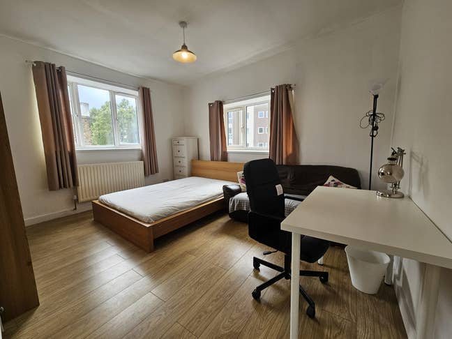 Very spacious room in Mile End Main Photo