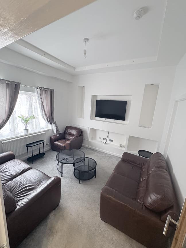 Rooms to let Main Photo