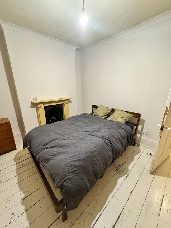 Room in 3 floor Georgian Location Main Photo