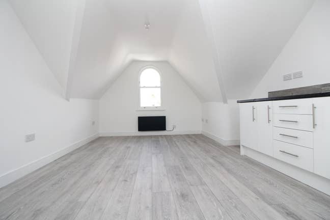 🔥 Studio Flat in Herne Bay! 🔥 Main Photo