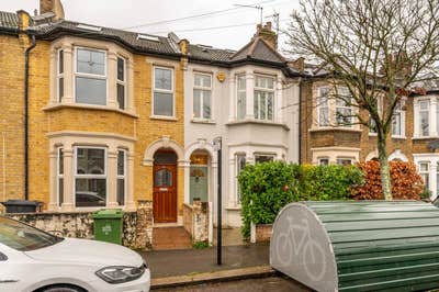 Bright, 4 bed in Leyton  Main Photo