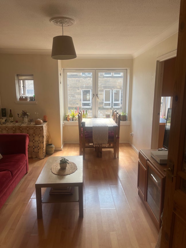 2 bed flat to share  Main Photo