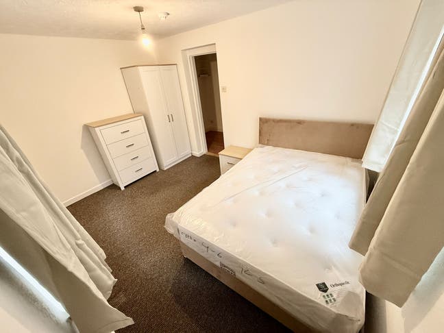 ⭐2 Double Ensuite Room available June in Southsea⭐ Main Photo