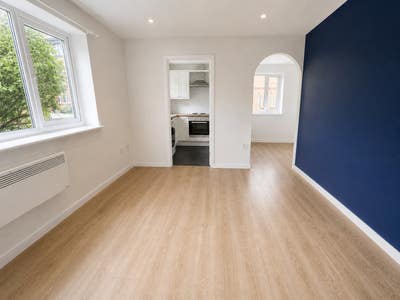 1 - bedroom flat - West Ham  Main Photo
